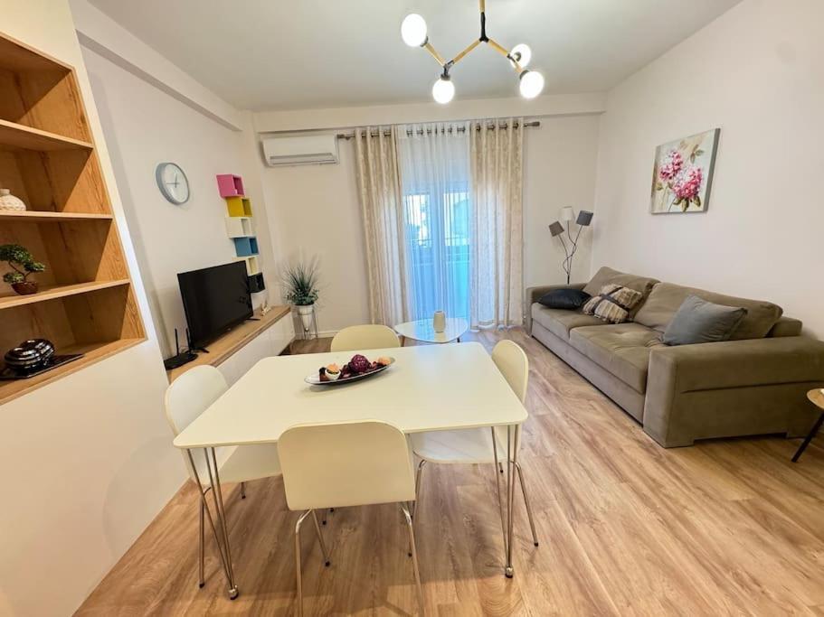 Yellow Apartment Δυρράχιο Εξωτερικό φωτογραφία